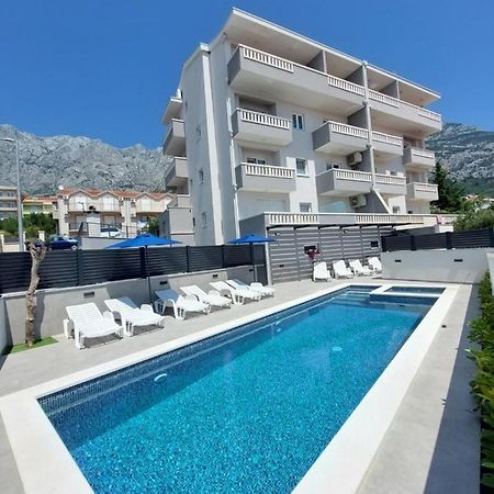 Apartments Villa Nova With Pool Makarska Exterior photo