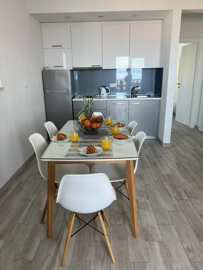 Apartments Villa Nova With Pool Makarska Exterior photo
