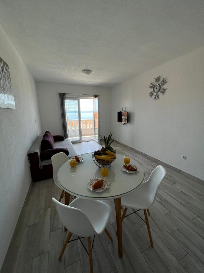 Apartments Villa Nova With Pool Makarska Exterior photo