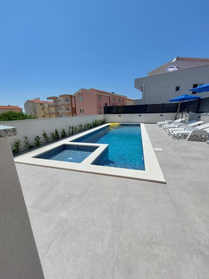 Apartments Villa Nova With Pool Makarska Exterior photo